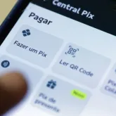 Pix falha na manh� deste domingo e gera filas e preju�zos para usu�rios em todo o Brasil