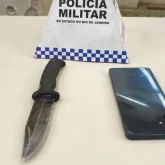 Cinco adolescentes s�o pegos em flagrante ap�s roubo em parque no Rio