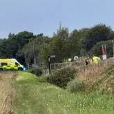 Homem morre ap�s trem atingir van em passagem de n�vel na Inglaterra