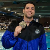 Pinheiros vence oito medalhas e garante vaga de nadador no Mundial de Nata��o