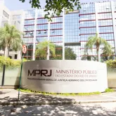 Policiais civis s�o presos por extorquir comerciantes de sucata no Rio