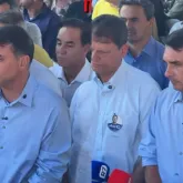 Fl�vio Bolsonaro diz que Alcolumbre protege Moraes e nega crime por dinheiro para filme