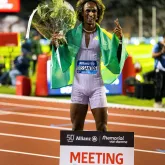 Atleta do Pinheiros vence mais um t�tulo mundial de atletismo em 400m com barreiras