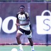 Evertton Araujo lesiona e desfalca o Flamengo em jogo crucial