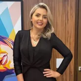 Aposta feminina de 38 anos surge como nova presidente do partido tradicional e fatura R$ 1,8 milh�o em bens