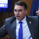 Senador diz que grupo de Lula na PF foi exposto ap�s demiss�o de diretor