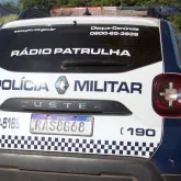 Dupla rouba celulares, moto quebra na fuga e assaltantes s�o pegos a p� em Cuiab�