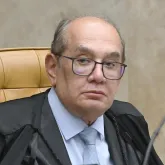 Gilmar Mendes acusa colega de agir por interesses eleitorais no STF