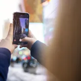 Aprender ingl�s s� assistindo TikTok e Instagram � o suficiente?