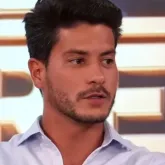 Justi�a manda cantor Arthur Aguiar sair de apartamento ap�s d�vida de aluguel