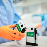 Anvisa aprova exame de sangue simples para detectar Alzheimer antes dos sintomas graves