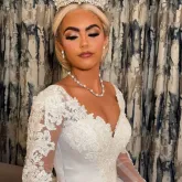 Noiva de 19 anos grita com convidados no altar ap�s cerim�nia de casamento