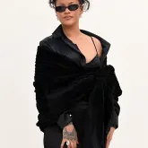 Rihanna responde com deboche a cr�ticas de EJ Johnson por chegar atrasada a desfile em Paris