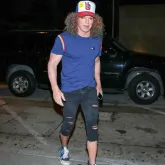 Carrot Top, o ator que tentou o suic�dio, � visto vivo e sorrindo em igreja ap�s alta