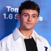 Tom Daley vira 'princesa' ap�s transforma��o radical em drag queen
