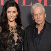 Michael Douglas termina cinco relacionamentos em um dia por pedido de Catherine Zeta-Jones