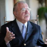 Jos� Sarney � internado na UTI ap�s cirurgia no abd�men