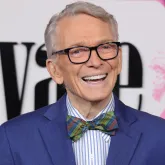 Bob Mackie morre ap�s queda causar traumatismo craniano, revela certificado