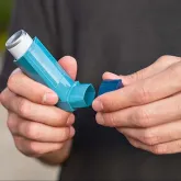 Farmac�utico alerta: usar s� o inalador azul no inverno � sinal de perigo