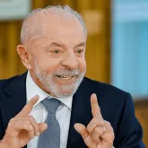 Lula diz a evang�licos: 'N�o sou, mas respeito quem �'