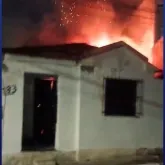Casa de suspeito de sequestrar beb� � incendiada em Vit�ria da Conquista