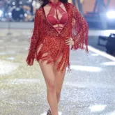 Irina Shayk revela que desfilou gr�vida na Victoria's Secret: 'Fiquei orgulhosa de ser m�e'
