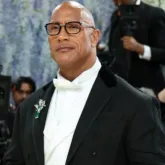 Dwayne Johnson surpreende ao ficar irreconhec�vel com maquiagem de velho