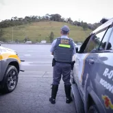 Pol�cia apreende meia tonelada de drogas no interior de SP e prende motorista