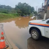 Chuvas fortes no Brasil deixam 2 mortos e travam estradas e trens em S�o Paulo