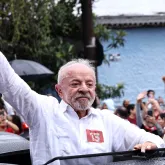 Lula vence elei��o e derrota rival em virada hist�rica no segundo turno