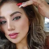 Ex-rainha de beleza � encontrada morta com v�mito na boca ap�s beber com homem; fam�lia pede investiga��o por feminic�dio