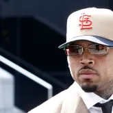 Chris Brown Escapa de Pris�o por Quebrar Cabe�a de Homem com Garrafa de Tequila em Boate de Londres