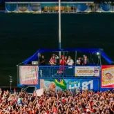Lula faz festa de 81 anos com m�sica e chora ao ver idosos indo votar