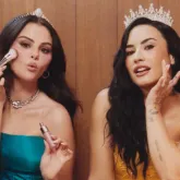 Selena Gomez chama Demi Lovato para estrelar campanha de maquiagem