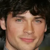 Tom Welling, de Smallville, posta foto �ntima sem querer