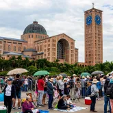 BRASIL CELEBRA DIA DA PADROEIRA COM SANTU�RIO � ESPERA DE MULTID�ES