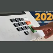 699347