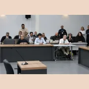 699752