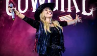 Elis Justi em 'Cowgirl'