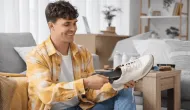 5 cuidados simples que resolvem o chul� e o mau cheiro nos cal�ados