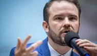 Ministro quer tratar apostas online como cigarro para proteger a popula��o