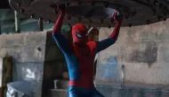 Tom Holland fala sobre o cheiro do uniforme no novo filme do Homem-Aranha