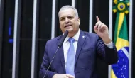 Alfredo Gaspar, ex-secret�rio de ministro de Lula, � escolhido como vice de Fl�vio Bolsonaro