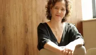 Carla Madeira lan�a livro 'Quando' e fala sobre luto e literatura
