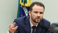 Brasil deve aumentar com�rcio com outros pa�ses, defende ministro