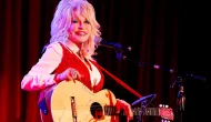 Dolly Parton pode virar o n�mero 1 do Reino Unido pela primeira vez ap�s sua morte