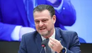 Ex-ministro de Lula pressiona Moraes e pede pedido de demiss�o ou sa�da do STF