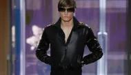 Filho de Fernanda Lima e Rodrigo Hilbert estreia em desfile da Gucci
