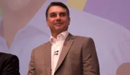 Fl�vio Bolsonaro afirma que Bolsa Fam�lia deve ser prioridade e defende fim da reelei��o para presidentes