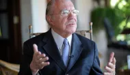 Jos� Sarney, de 96 anos, deixa o hospital ap�s cirurgia